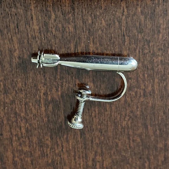 Rare World War II Era “Sweetheart Jewelry" Torpedo Earrings - Picture 5 of 7